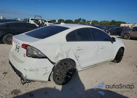 2017 Volvo S60 Dynamic z USA, uszkodzony, nr VIN YV140MTL6H2439096